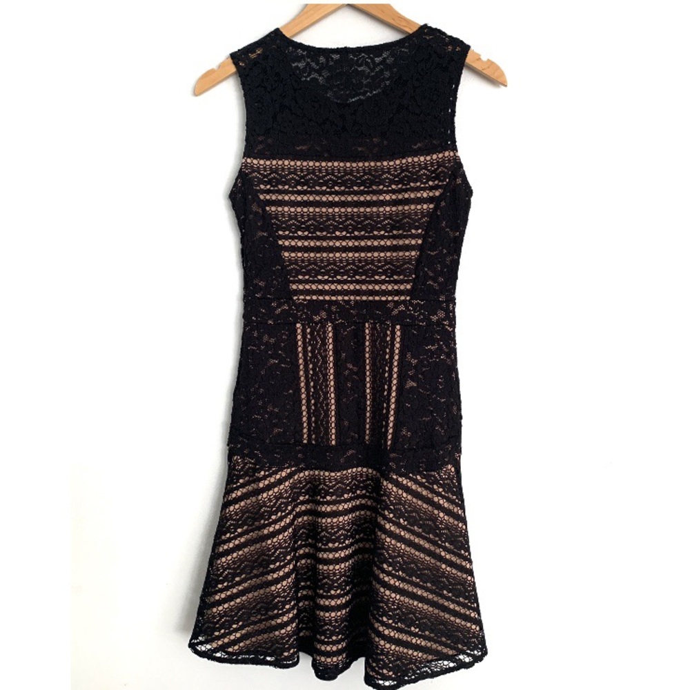 BCBGMAXAZRIA Jalina Dress in Black Lace - Small - Picture 7 of 10